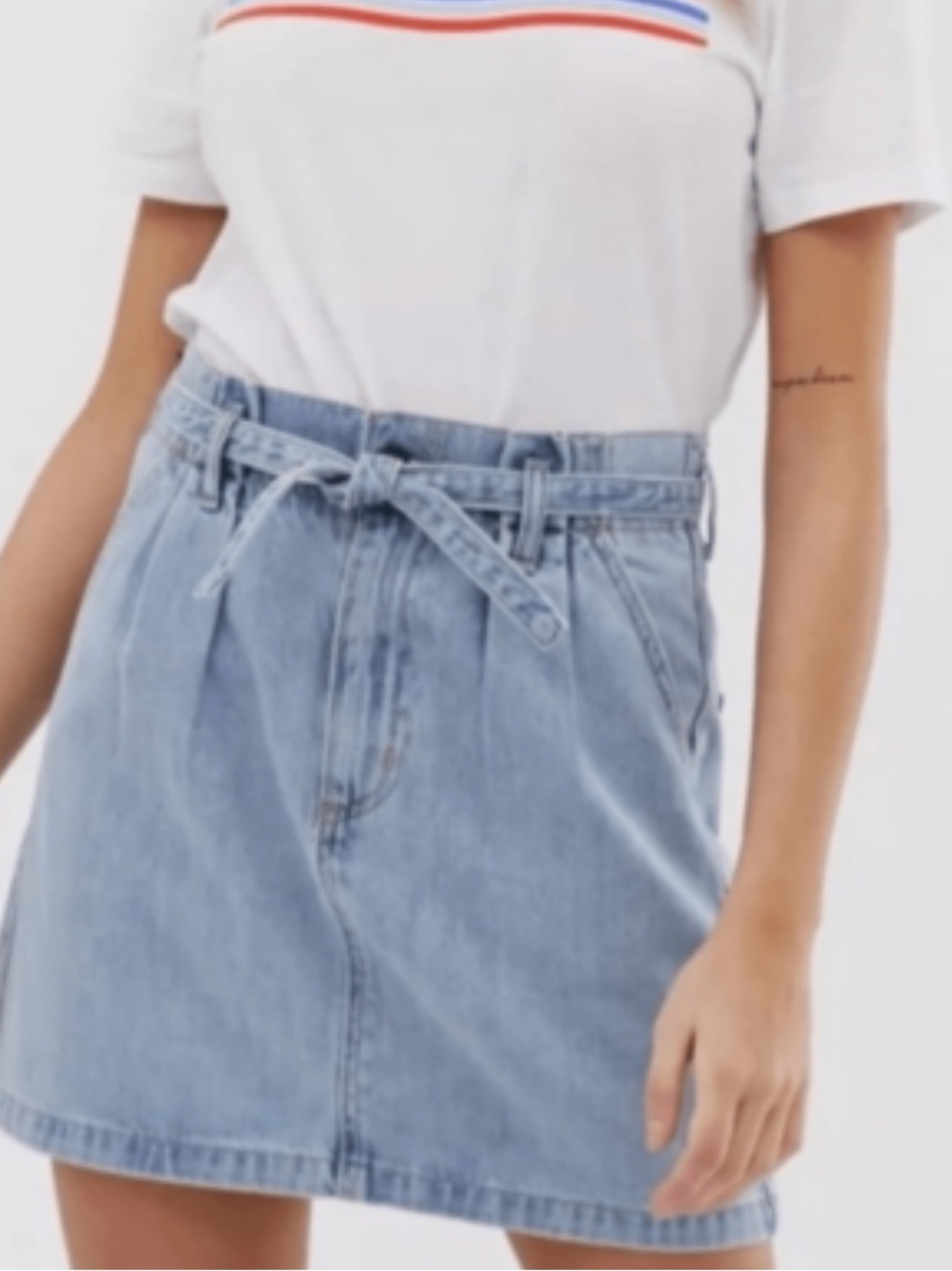 Hollister ultra high rise Light Wash Denim Paperbag Skirt with Belt